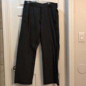 EUC Men’s Lululemon dark grey relaxed lounge pants